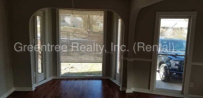 Photo - 401 Illinois Ave NW