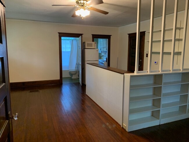 facing north - 708 Vine St Unit Apt 2