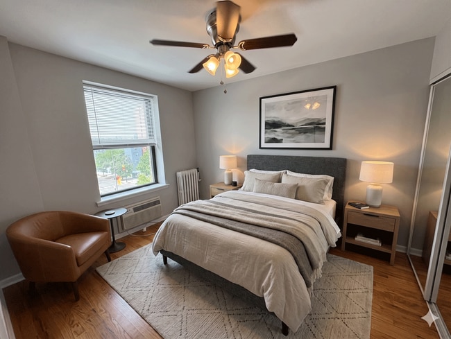 Photo - Uptown Regency - 5050 N Sheridan Rd