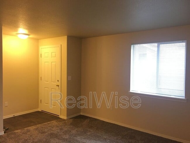 Photo - 2621 NW Cedar Ave