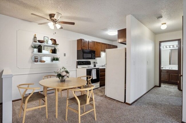 Un dormitorio A - 1 habitación / 1 baño - 700 pies cuadrados - Timberland at Crestbruck