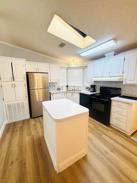 Photo - 7112 Pine Needle Ln