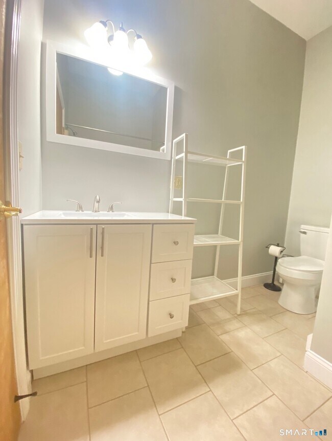 Photo - 199 Central St Unidad 203