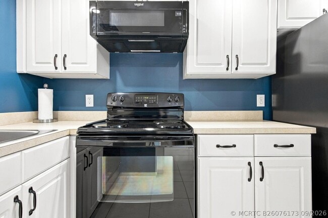 Photo - 113 Royal Pk Dr Unit 4E