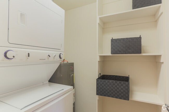 2BR,2BA,-The Chesapeake