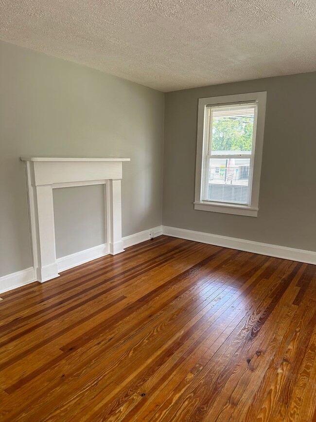 Photo - Adorable 3 Bedroom Duplex for $1,800./month