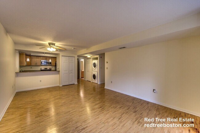 345 Franklin St Unit 406