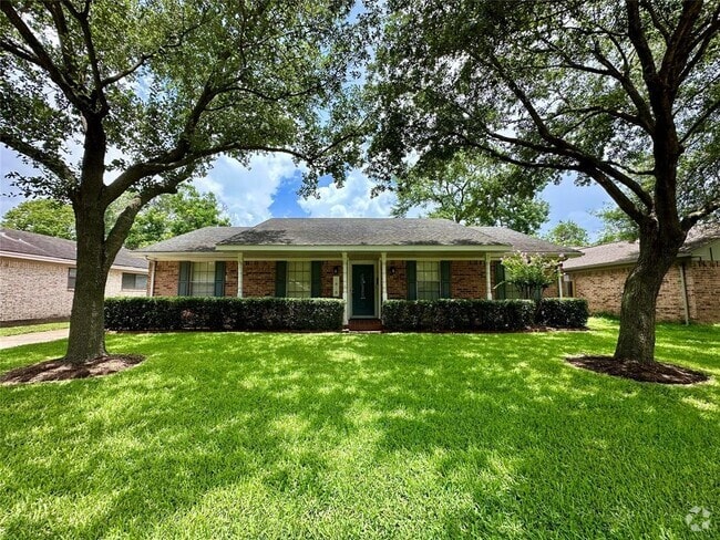 Building Photo - 5818 Birchmont Dr Rental