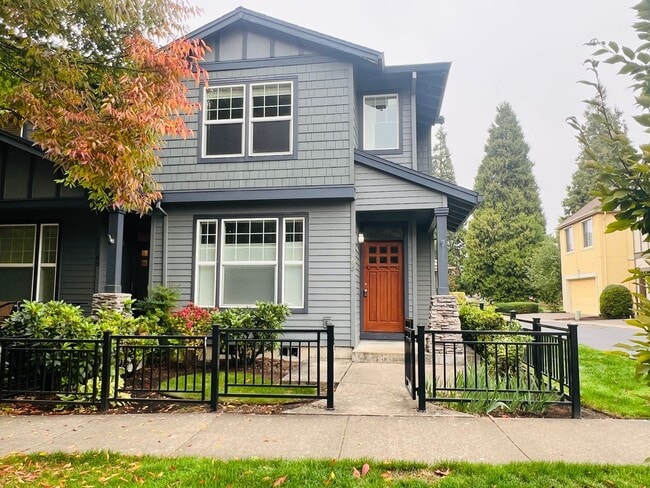 Building Photo - Wilsonville Villebois Community Offers Spacious End Unit Town Home