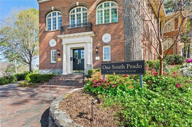 Photo - 1 S Prado NE Unidad 5