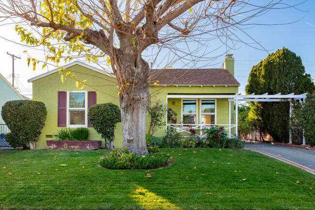 Photo - 1925 N Valley St House