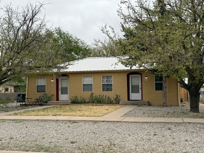 Fully Furnished property with lease term o... - Fully Furnished property with lease term o... House