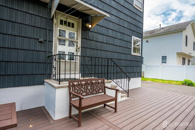 52 Johnson Ave