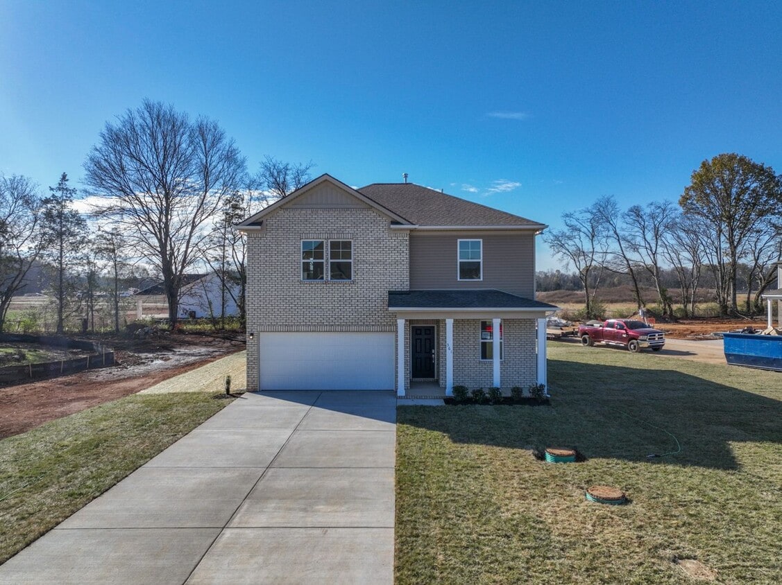 **BE THE LUCKY ONE TO LIVE IN THIS 2022-BU... - **BE THE LUCKY ONE TO LIVE IN THIS 2022-BU...
