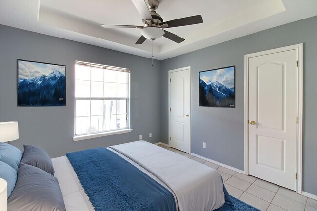 Photo - 2405 Redbud Ave