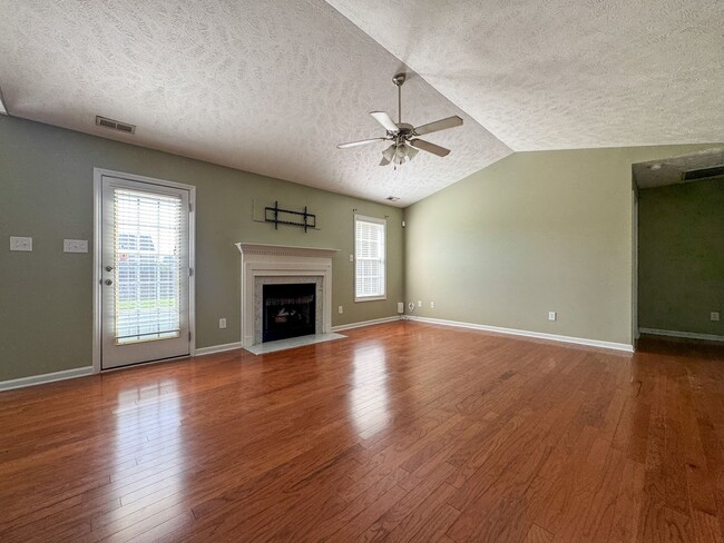 Photo - Beautiful 4 Bed 2 Bath Home in Fayetteville