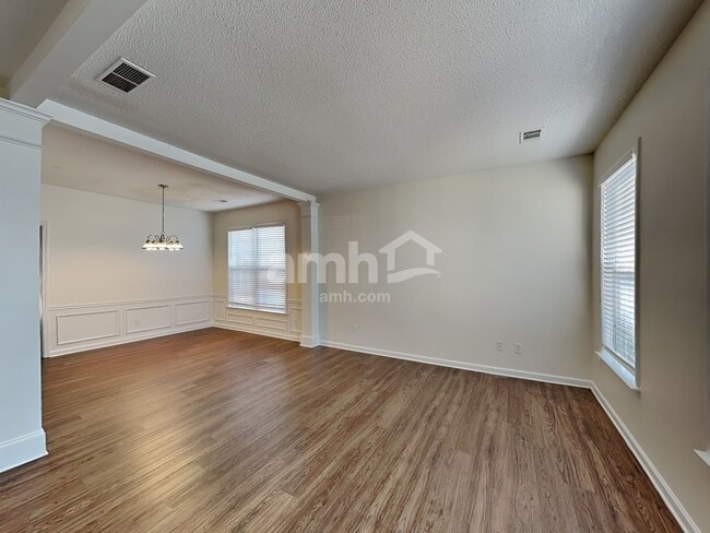 Photo - 4156 Glenaire Way NW