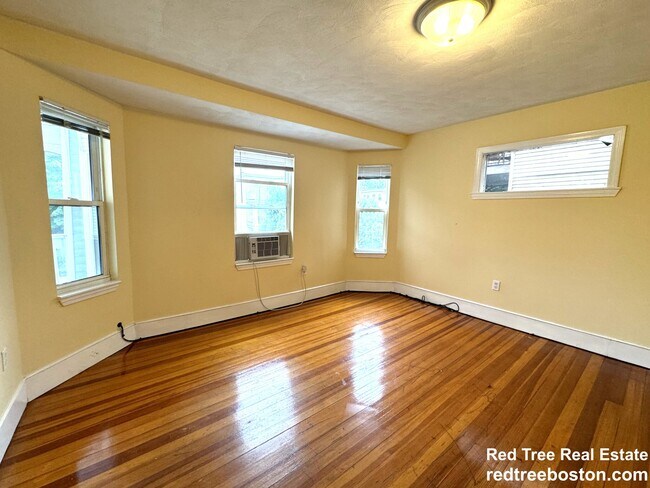 Photo - 4057 Washington St Unit 2