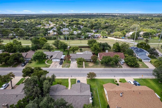 Photo - 1700 Deep Wood Dr