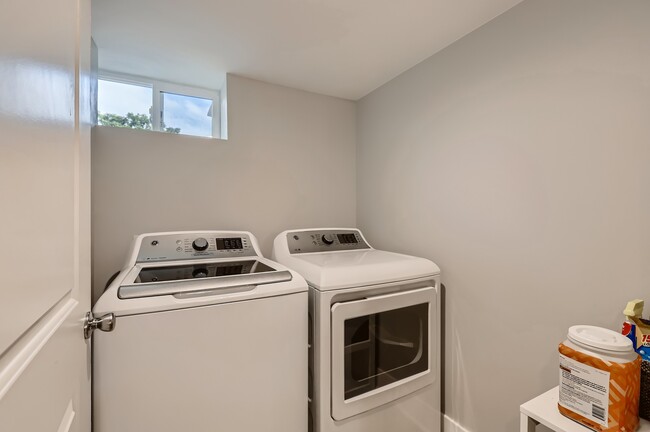 Photo - 2990 Elm St Unit B