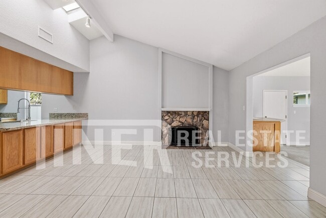 Photo - 511 Lyndhurst Ave