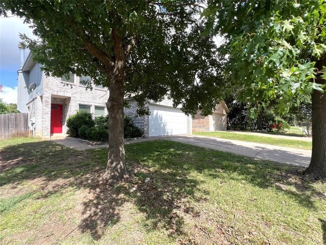 Photo - 2423 Glen Field Dr