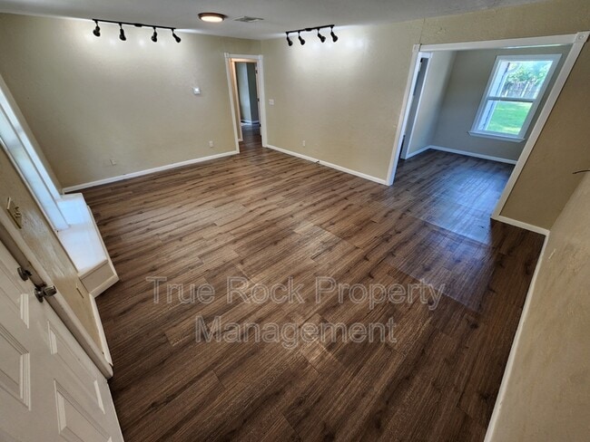 Photo - 610 W 22nd St