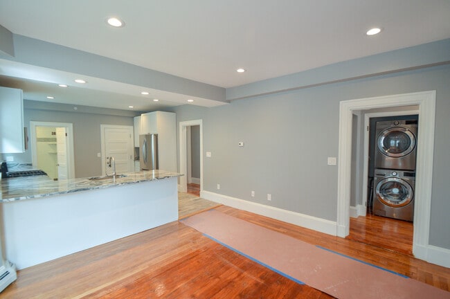 Photo - 65 Mapleton St Unidad 1