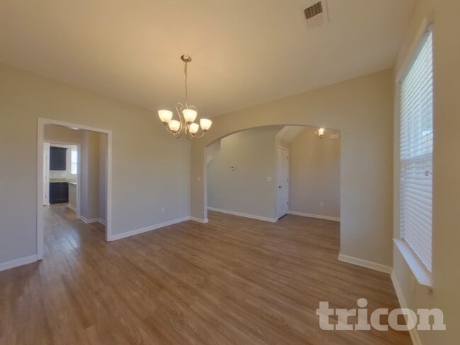 Photo - 583 Goldstone Ln