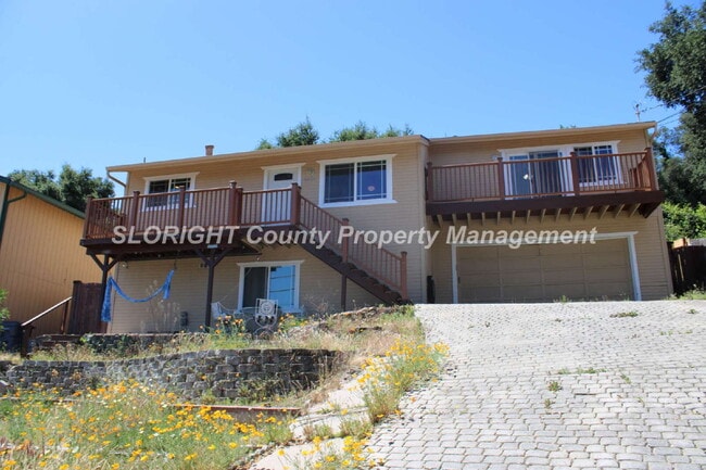 Building Photo - AVAILABLE MAY - Updated Home in Atascadero - 3 Bedroom / 2 Bathroom Unit A