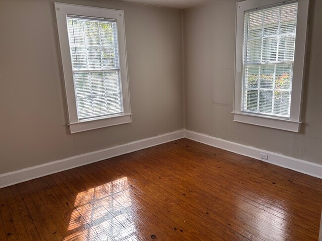 Sala de estar - 417 S Woodrow St