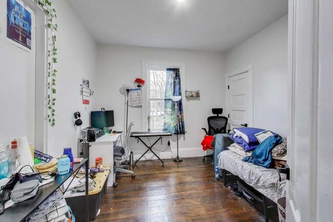 Photo - 65 Lambert Ave Unit 2