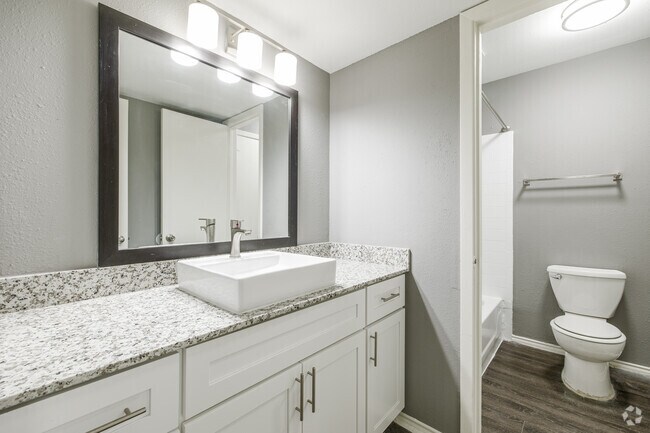 2HAB, 1BA - 905 ft²