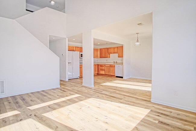 Photo - 1241 Saker Ct