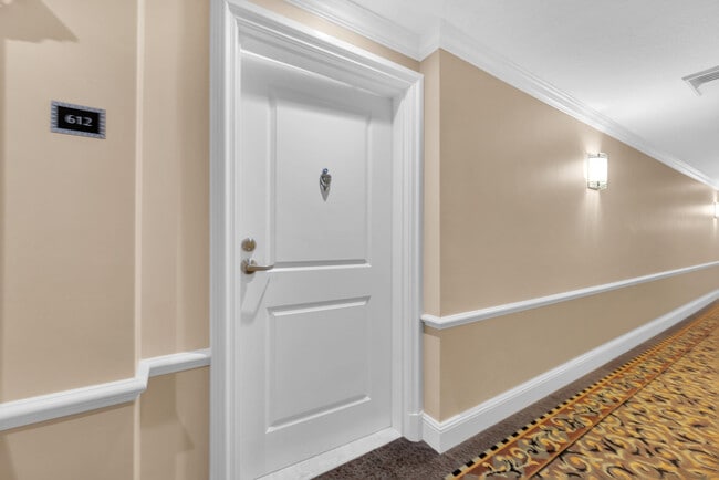 Building Photo - 403 S Sapodilla Ave Unit 612 Rental