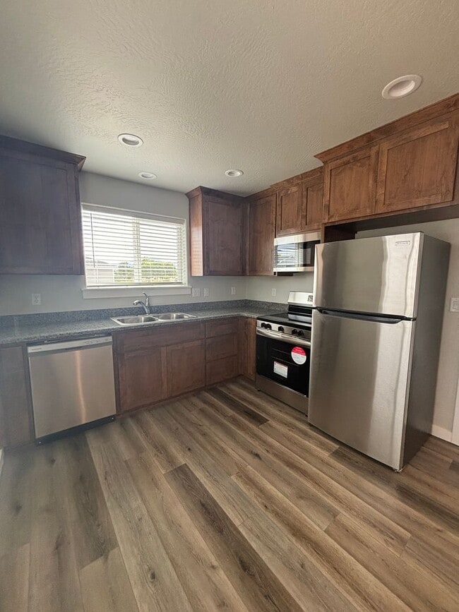 6920-2t - 4738-4740 Gebhard - 6920-2t - 4738-4740 Gebhard Apartment Unit 4740