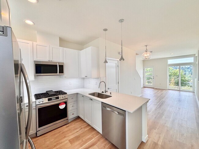 Photo - 3646 13th Ave W