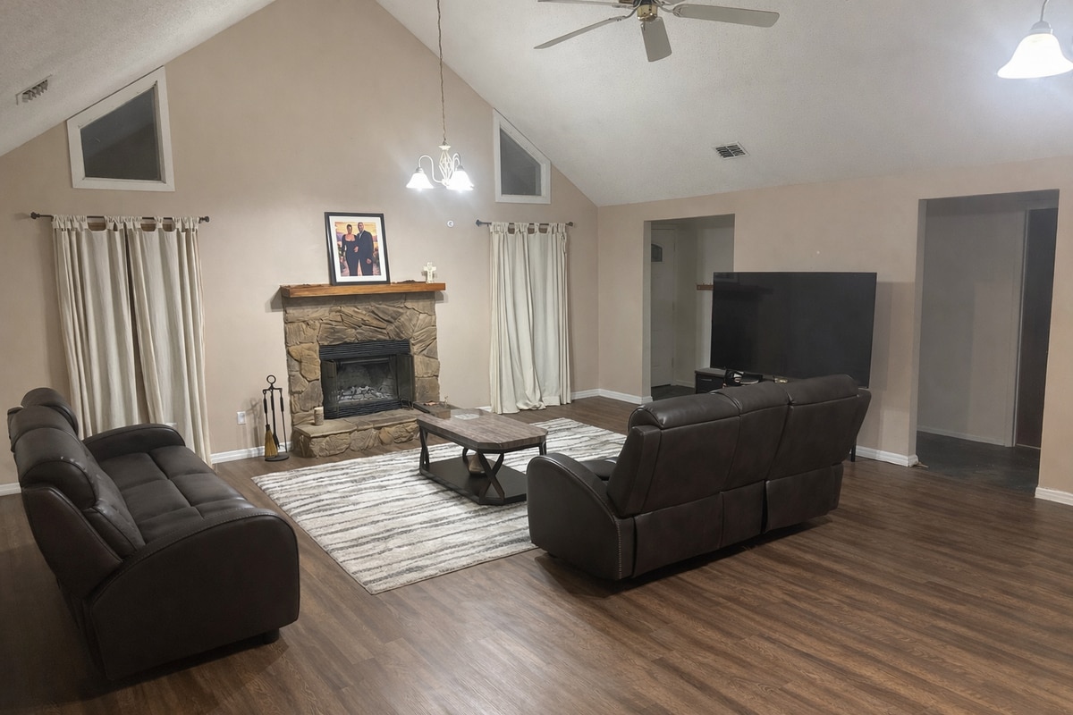 Photo - 2877 Gatling Blvd