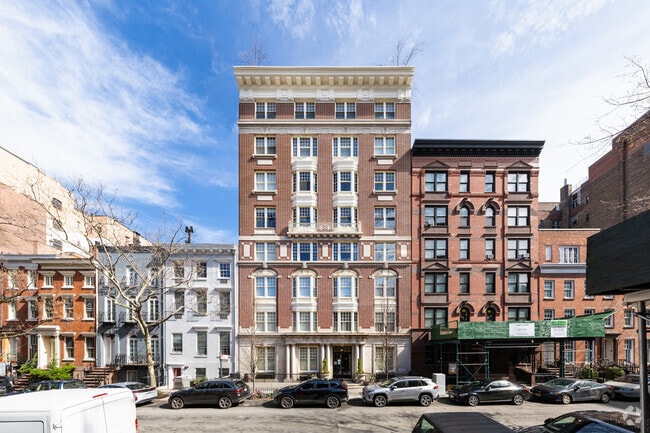 Photo - 31 W 11th St