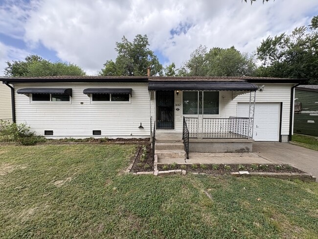 Building Photo - 2442 N Pittsburg Ave