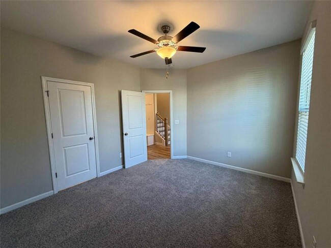 Photo - 2590 Morehead St