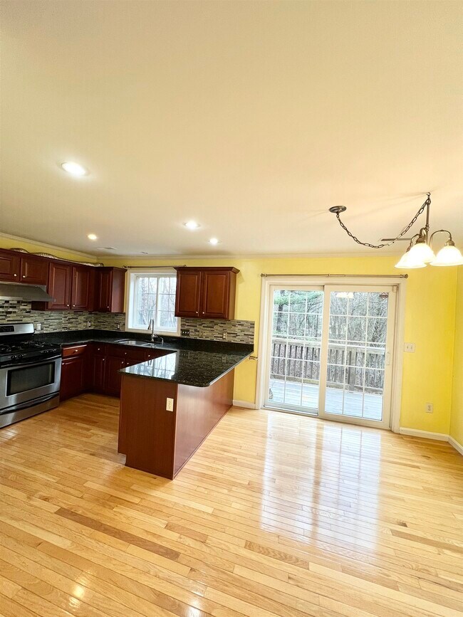 262 Littleton Rd Townhome For Rent in Chelmsford, MA