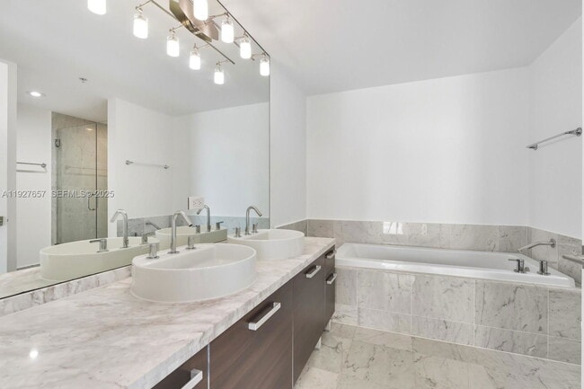 Photo - 244 Biscayne Blvd