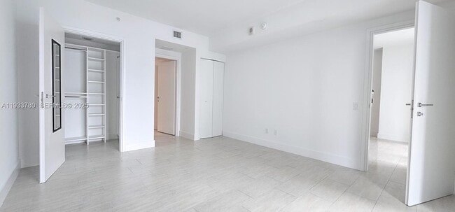 Photo - 1300 Brickell Bay Dr Unidad 1106