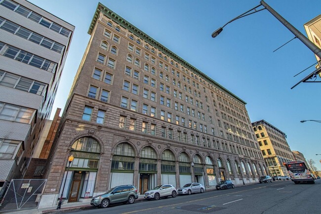 Building Photo - 143 E State St Unit 415