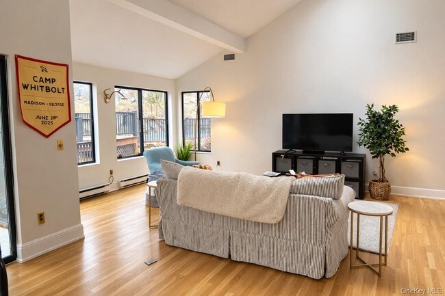 Photo - 194 Westchester Ave