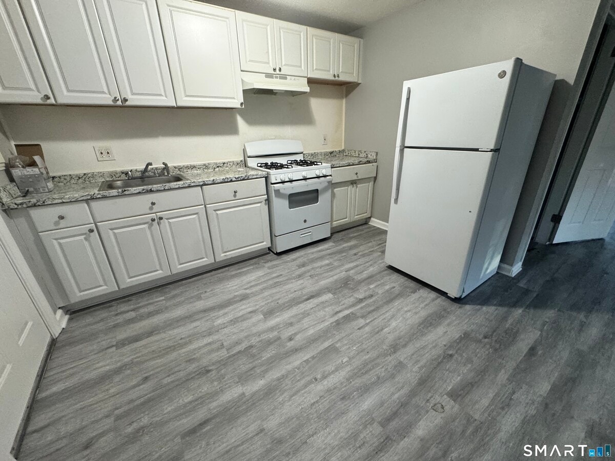 Photo - 467 Allen St Unit 204