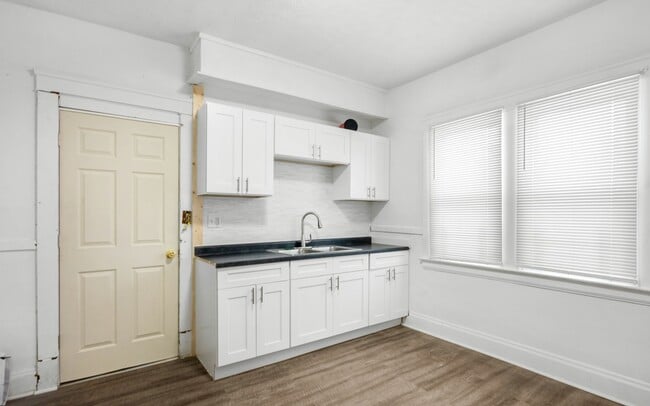 Photo - 3439 E 110th St