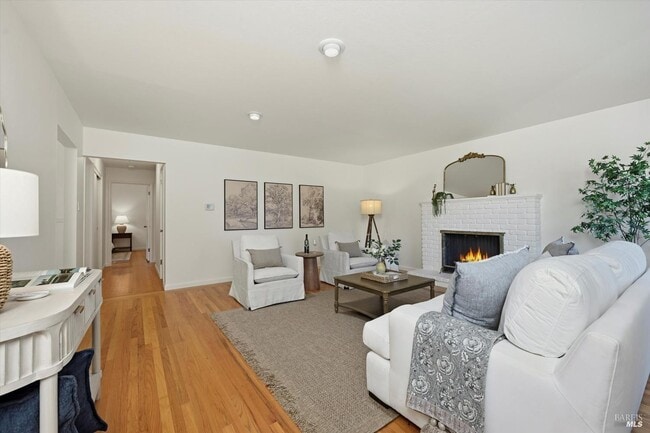 Photo - 2410 Mendota Way