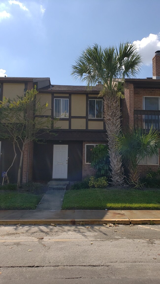 5036 Downing St